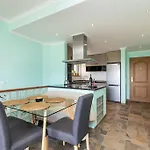 New Flat With View - 3 Min To Sea In Apartamento