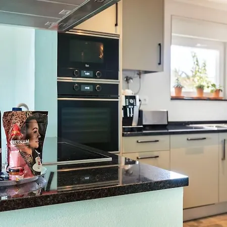Daire New Flat With View - 3 Min To Sea In *
