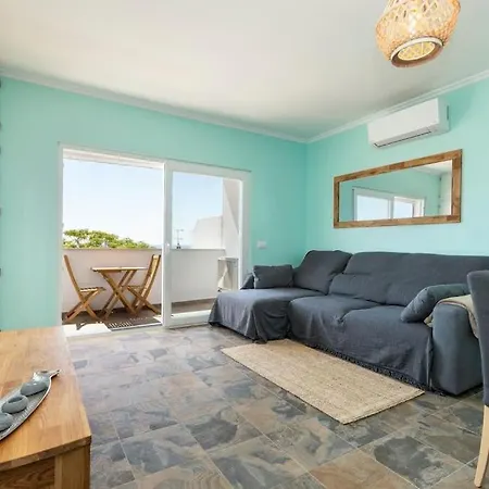 Daire New Flat With View - 3 Min To Sea In