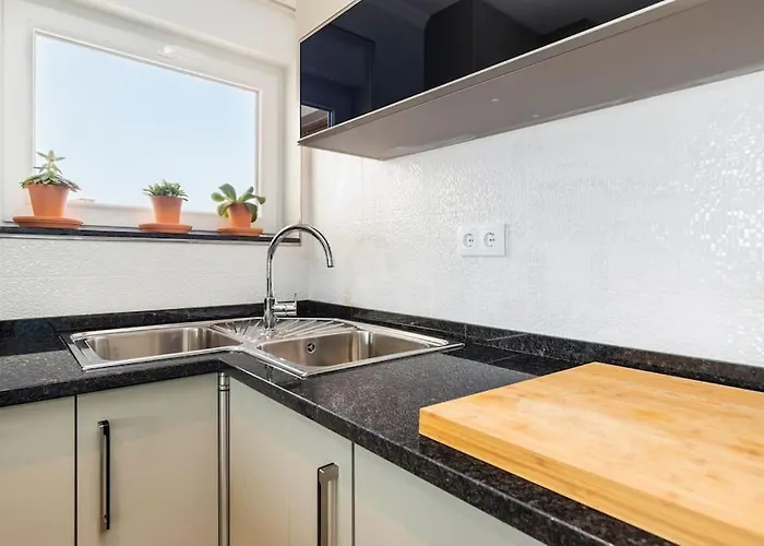 New Flat With View - 3 Min To Sea In Apartment Luz